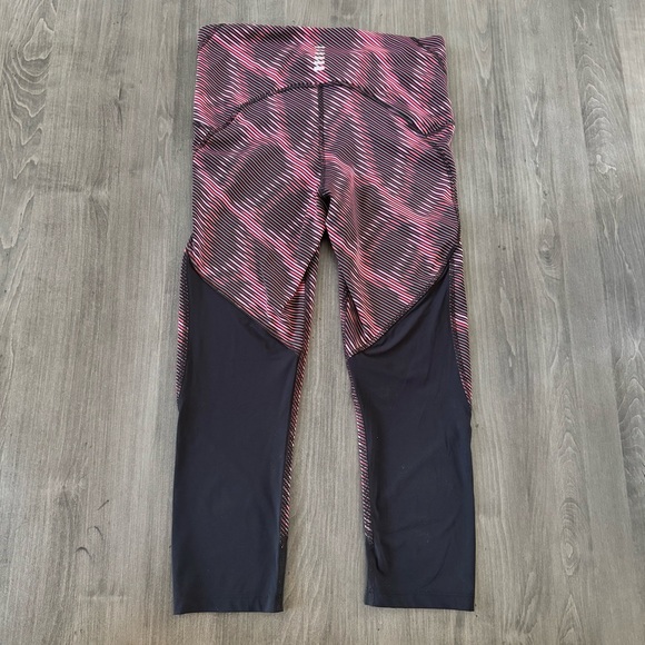 Under Armour HeatGear Compression Fly Fast running Crop Leggings size M - Picture 7 of 9